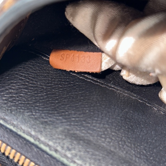 Louis Vuitton Pallas MM - Picture 13 of 16